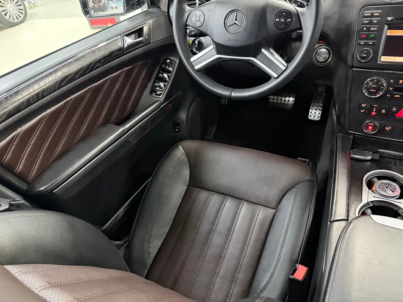 Mercedes-Benz GL-Class 2011 GL 450 Prestige Grand Edition фото 14
