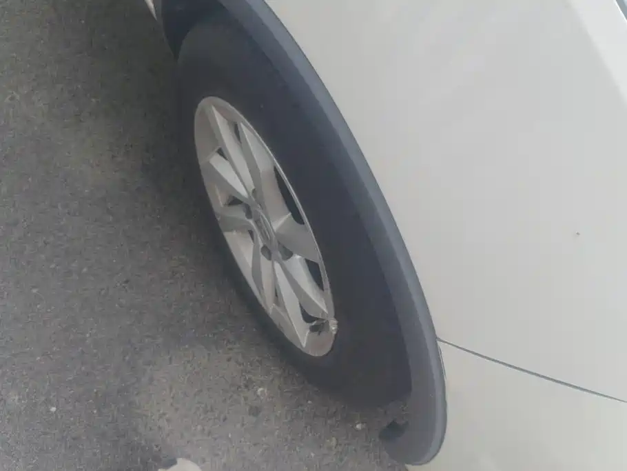 Baojun 310W 2017 2017 1.5L Manual Fashion Edition (China V)