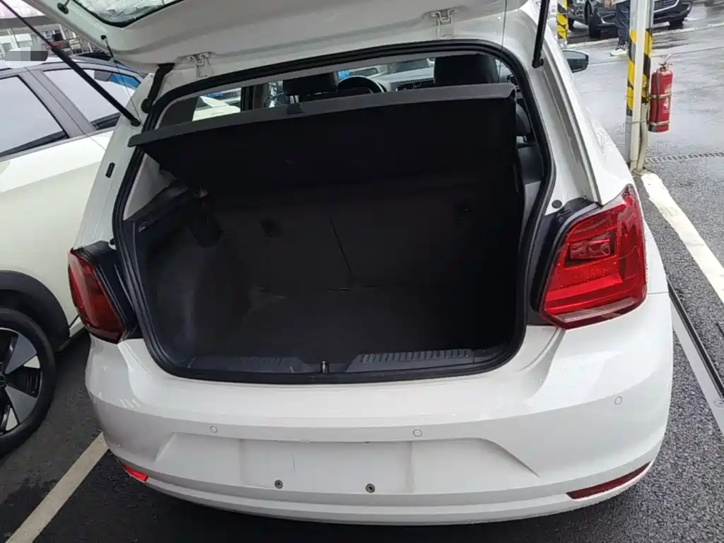Volkswagen Polo 2014 2014 1.6L Automatic Luxury Edition