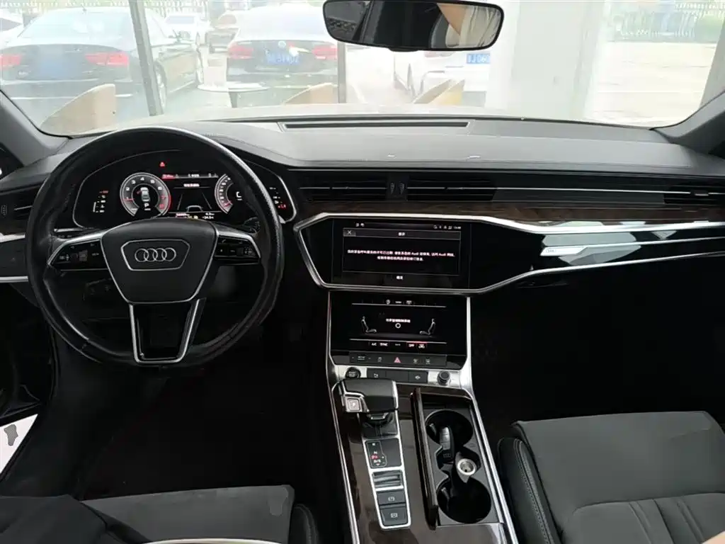 Audi A6L 2021 45 TFSI Exclusive Sport фото 10
