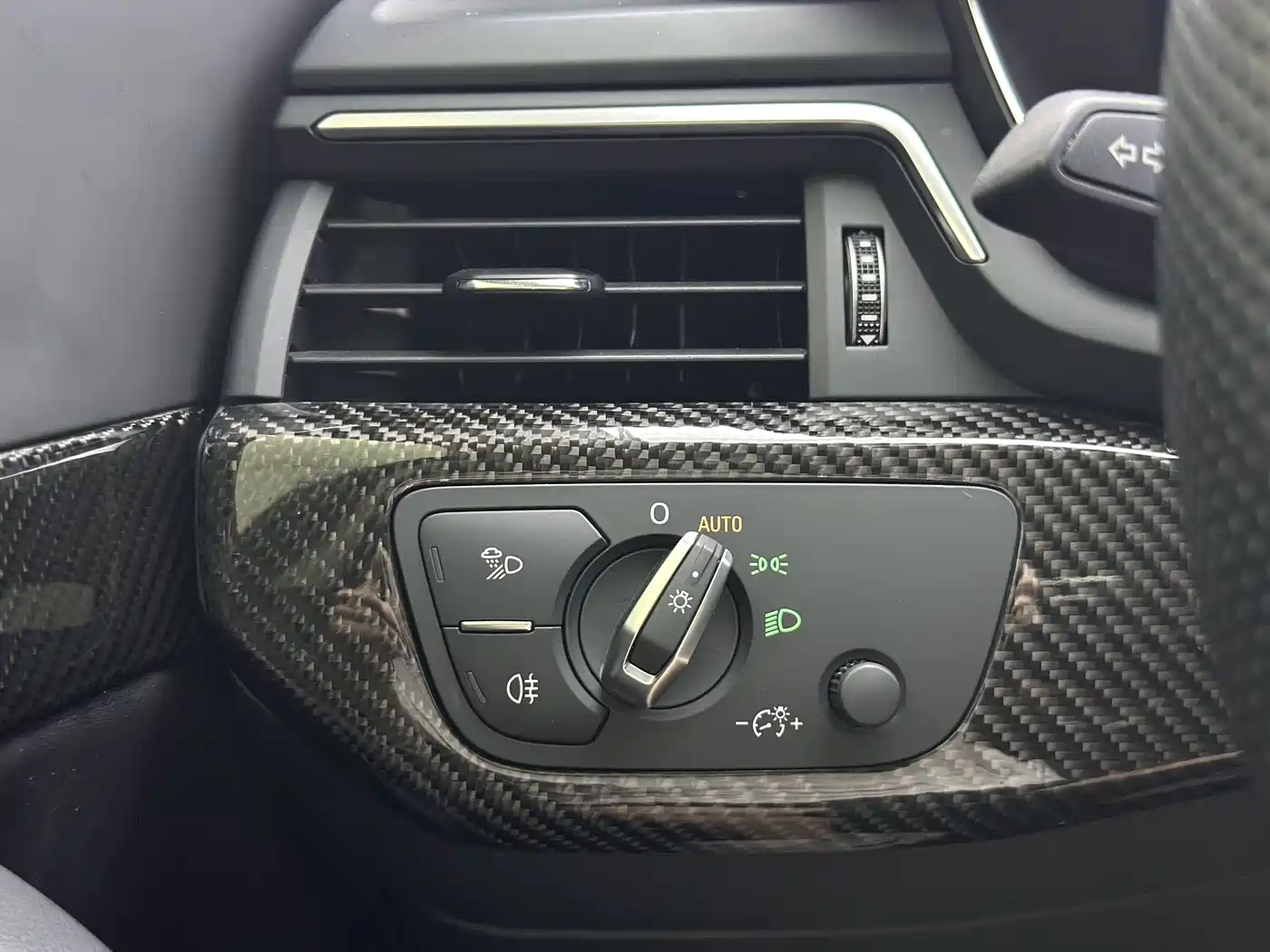 Audi A4L 2020 40 TFSI Luxury Dynamic фото 9