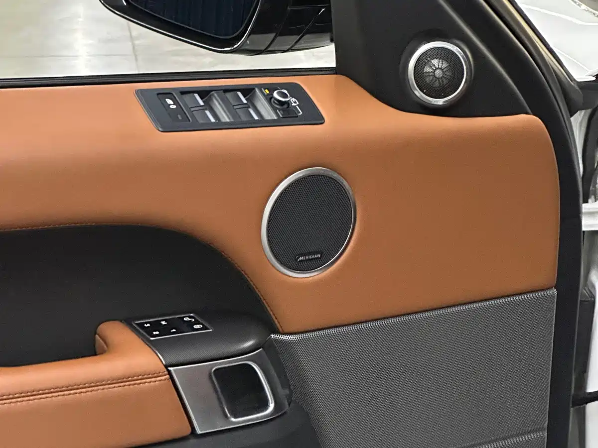 Фото 23 - Land Rover Range Rover Sport