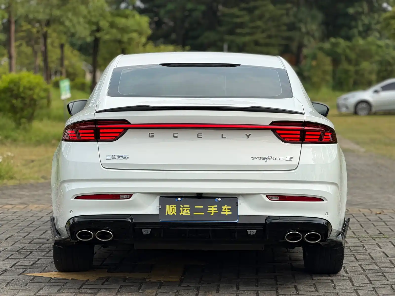 Фото 10 - Geely Preface