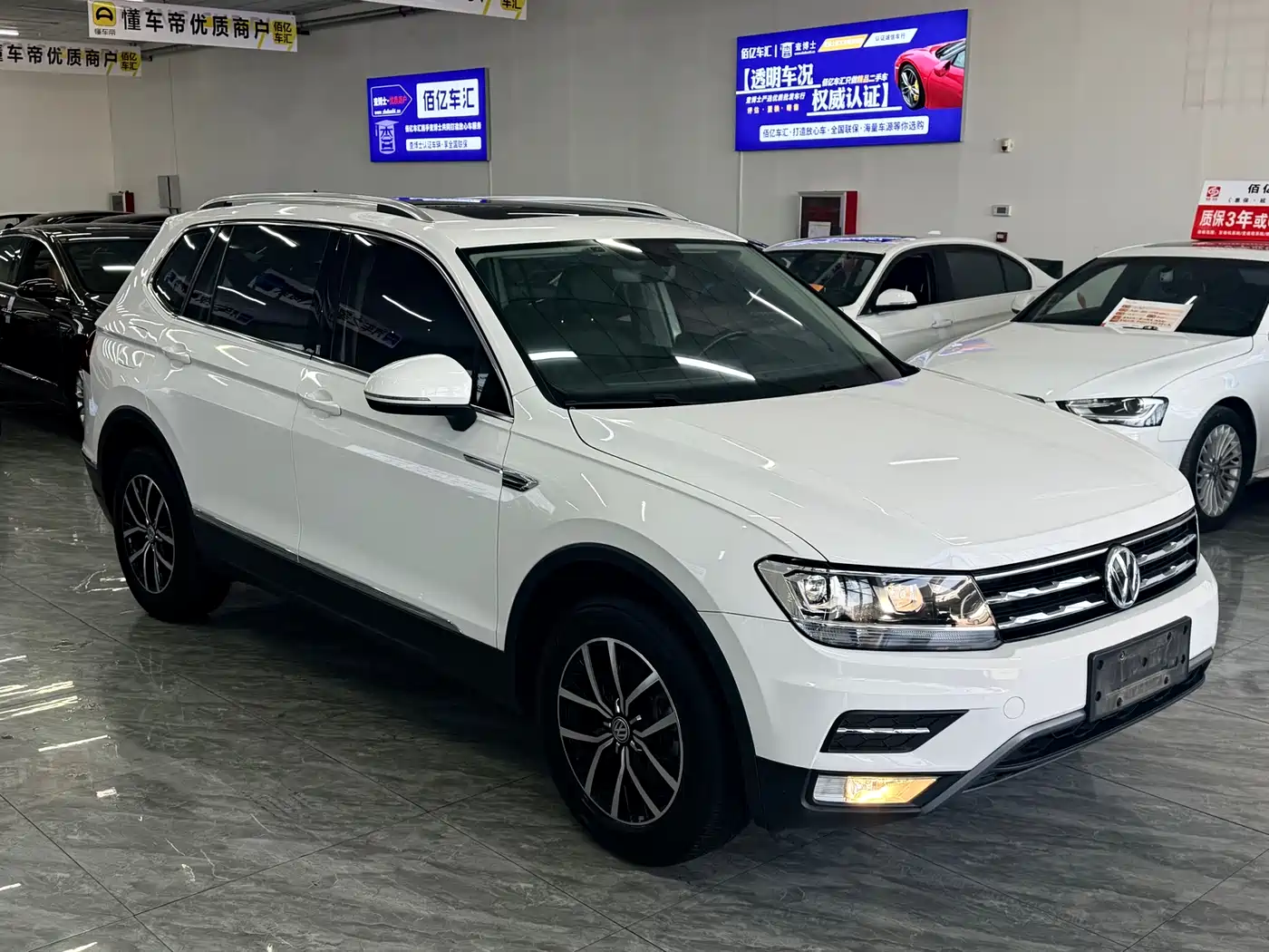 Volkswagen Tiguan L 2018 Facelift 330TSI Automatic 2WD Luxury Edition фото 8