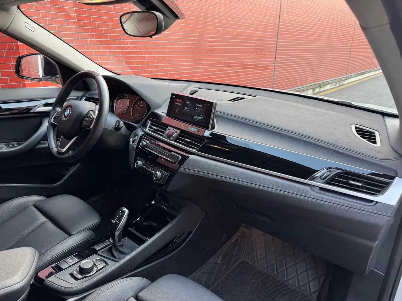 BMW X2 (Import) 2019 2019 sDrive25i Leading M Off-Road Package China VI