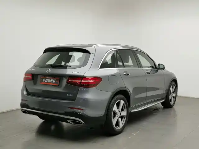 Mercedes-Benz GLC 2017 GLC 260 4MATIC Luxury — фото 2
