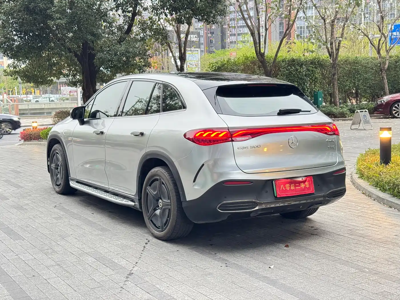 MERCEDES-BENZ EQE SUV