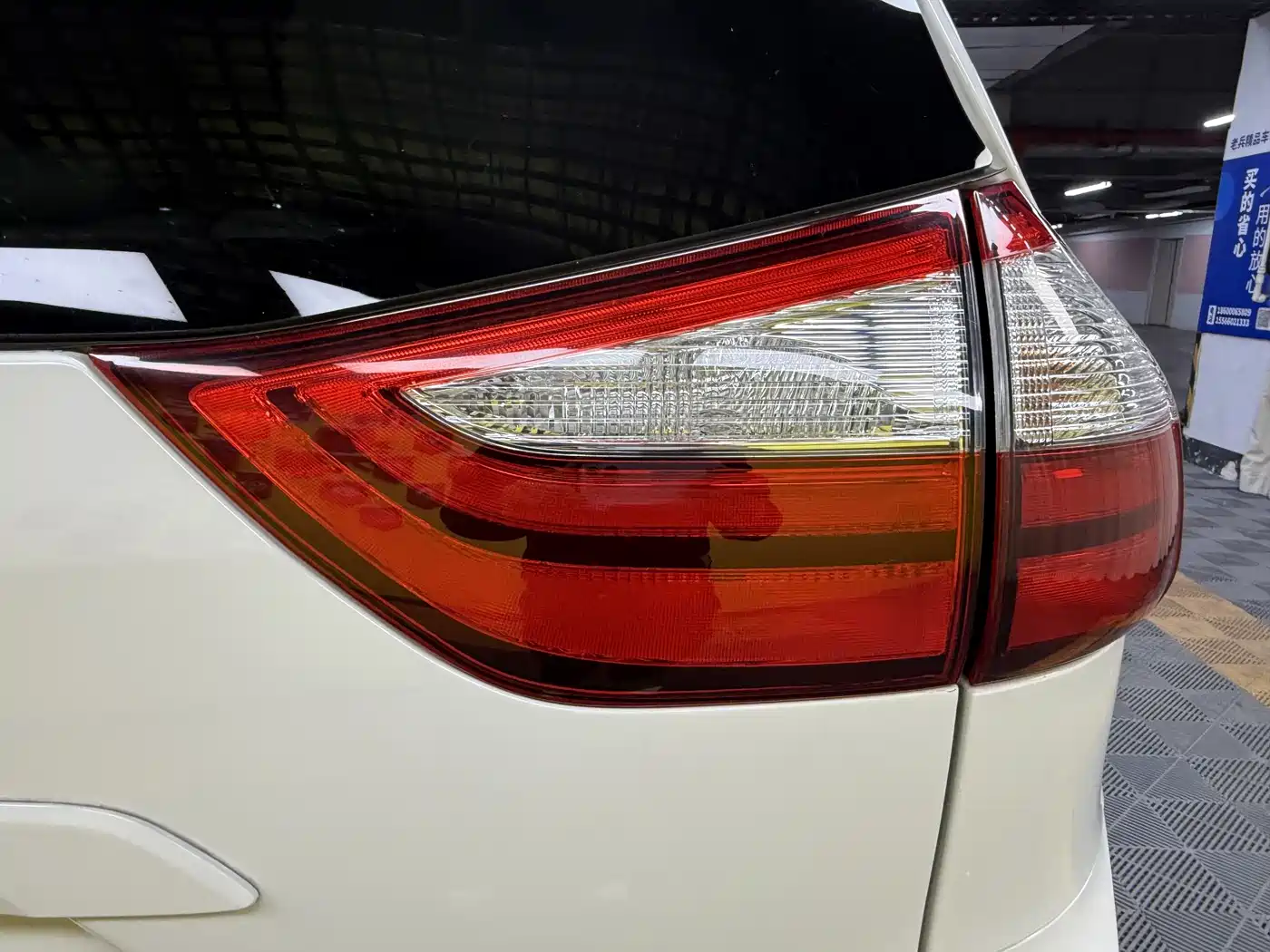 Toyota Sienna 2015 3.5L 4WD L фото 9