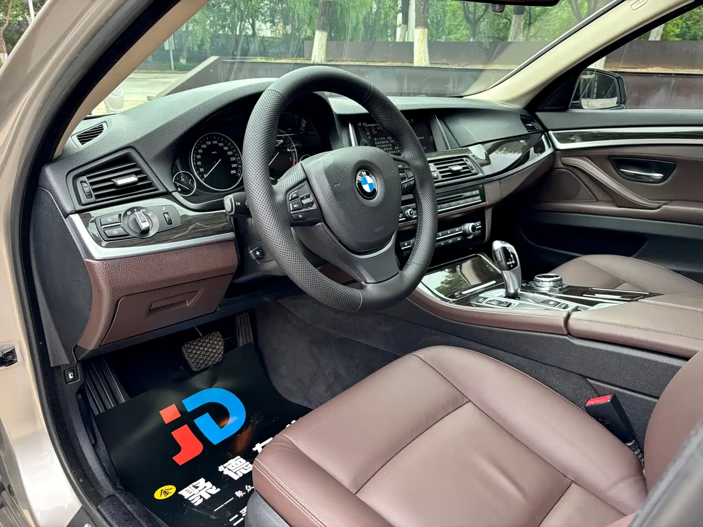 BMW 5 Series 2014 525Li Luxury Design Package фото 14