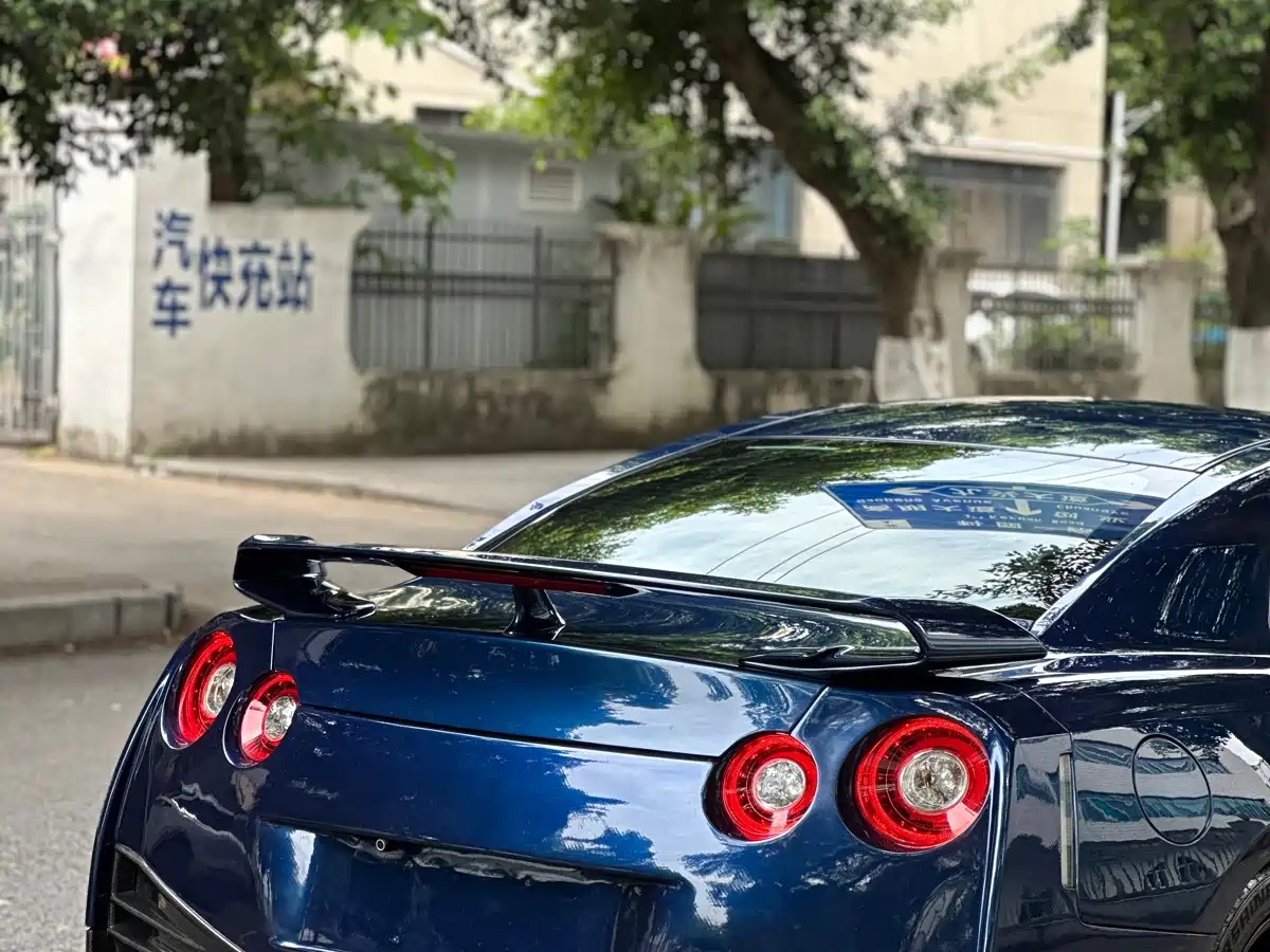 Nissan GT-R 2014 3.8T Premium Edition Black Interior фото 14