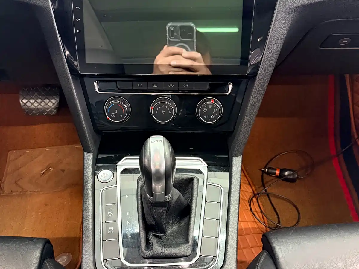 Volkswagen Magotan 2018 330TSI DSG Leading фото 17