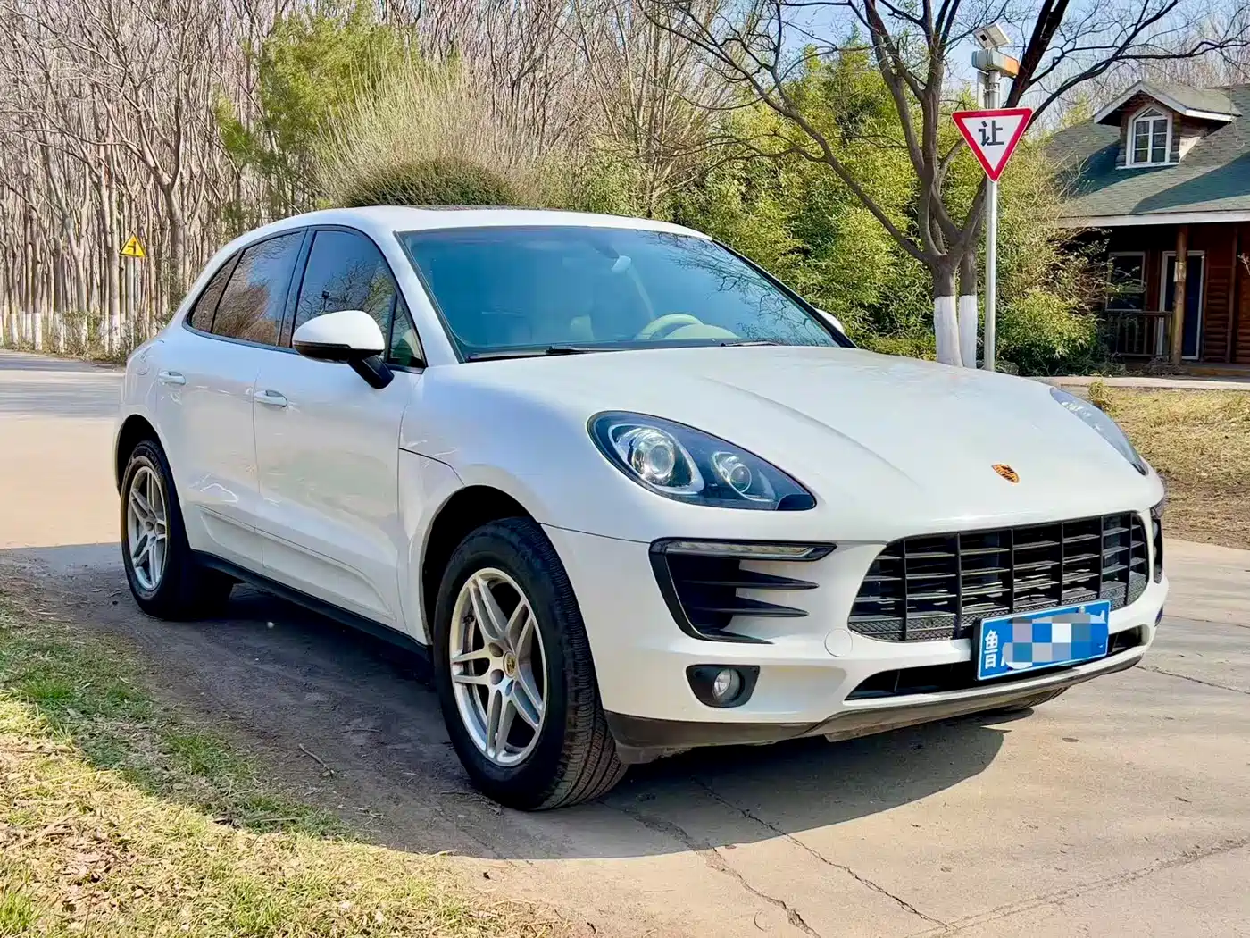 Porsche Macan 2016 Macan 2.0T фото 2