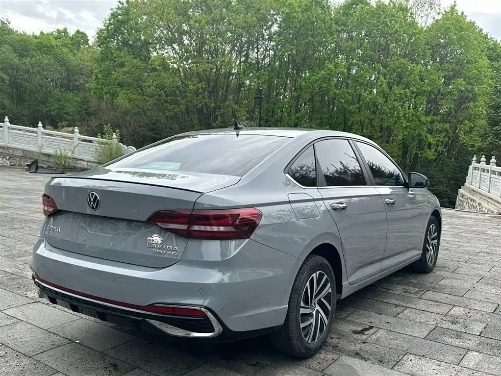 Volkswagen Lavida 2023 280TSI DSG Starlight Comfort Edition фото 4
