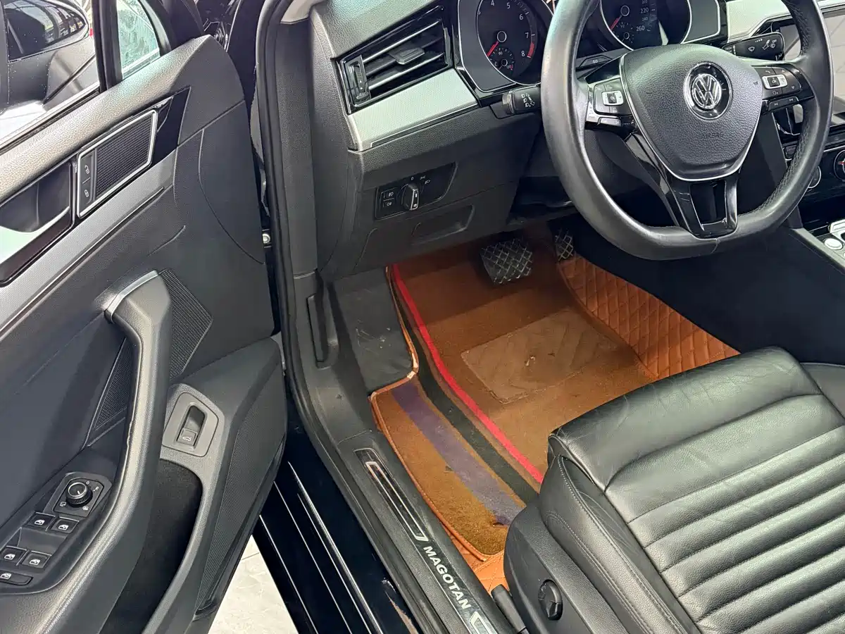 Volkswagen Magotan 2018 330TSI DSG Leading фото 18