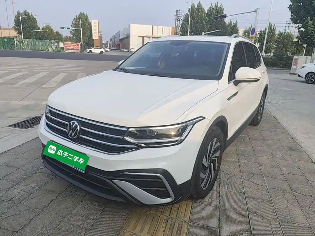 Фото 2 - Volkswagen Tiguan L