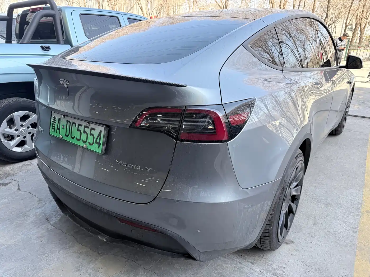 TESLA MODEL Y