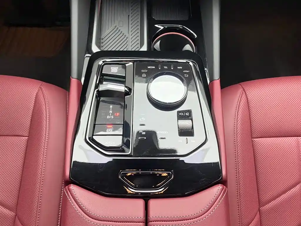 BMW 5 Series 2024 530Li Leading M Sport Package фото 20