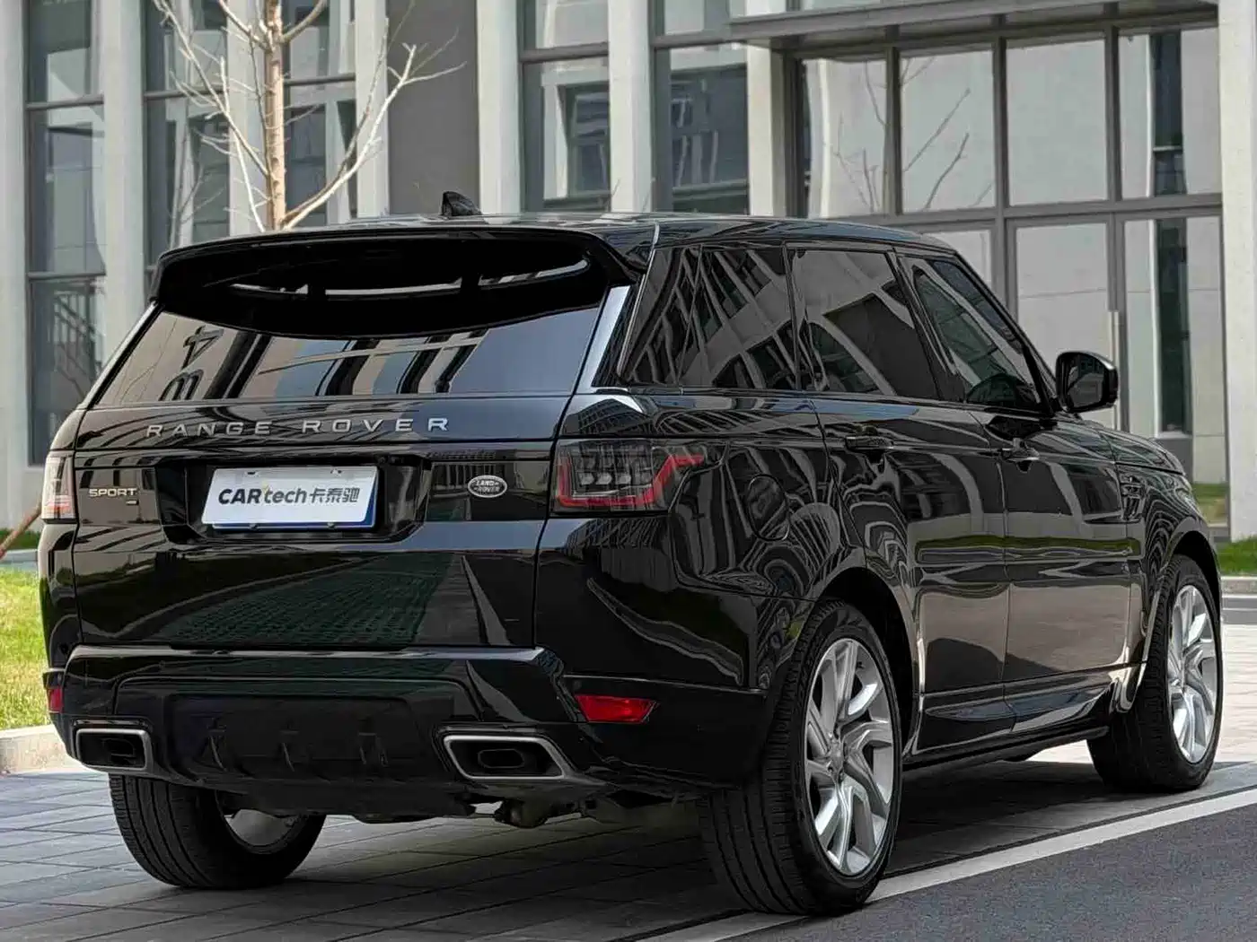 Land Rover Range Rover Sport 2020 3.0 L6 HSE DYNAMIC фото 3