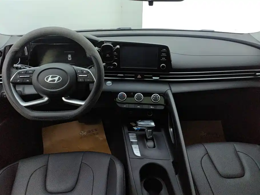 Hyundai Elantra 2023 1.5L CVT GLX Elite Edition фото 12