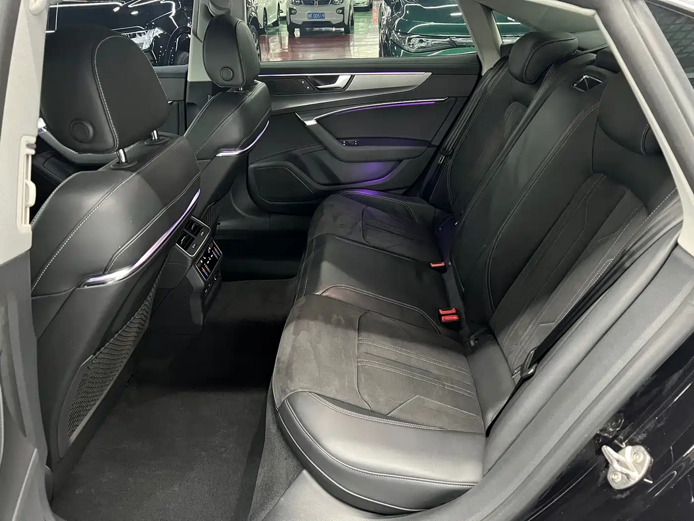 Audi A7L 2024 45TFSI S-line Dream Edition Crystal Package фото 6