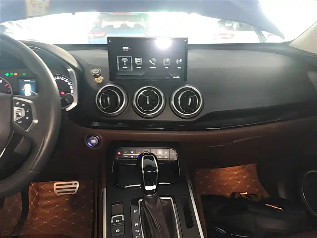 WEY VV5 2017 2017 2.0T Super Luxury Model