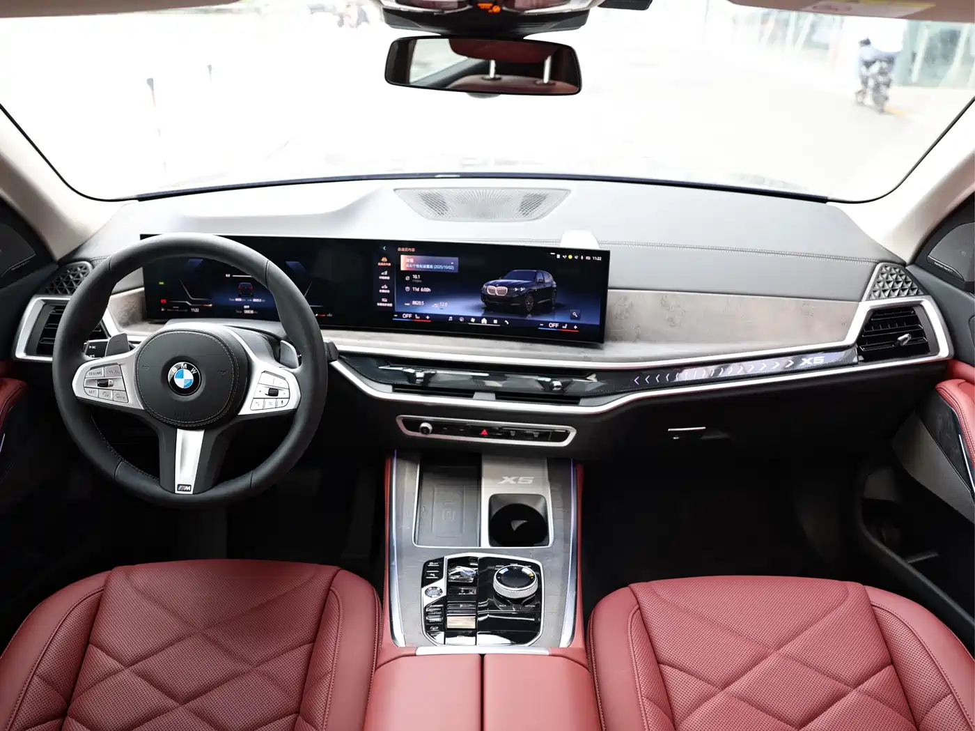 BMW X5 2025 Model xDrive 30Li M Sport Blackout Package фото 15