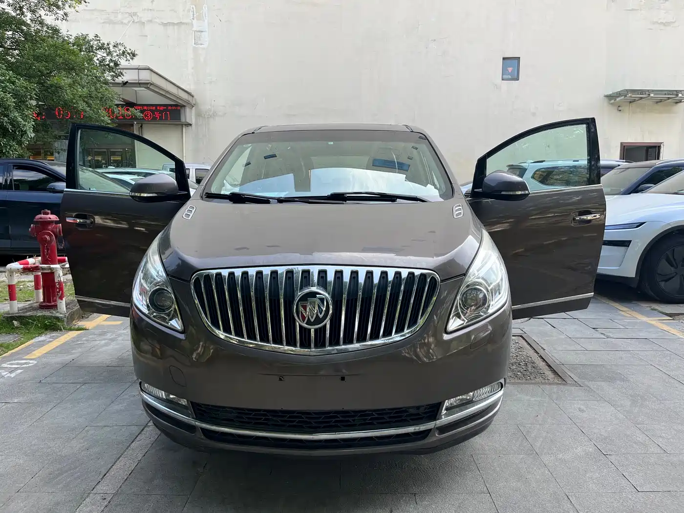 Buick GL8 2013 3.0L GT Luxury Business Elegance Edition фото 13
