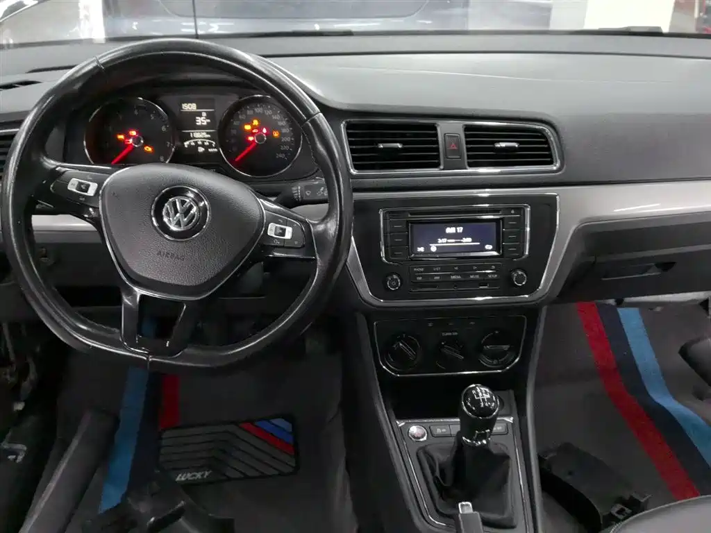 Volkswagen Lavida 2017 1.6L Manual Comfort Edition фото 13