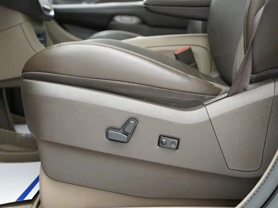 Chrysler Grand Voyager (Import) 2017 2013 3.6L Luxury Edition