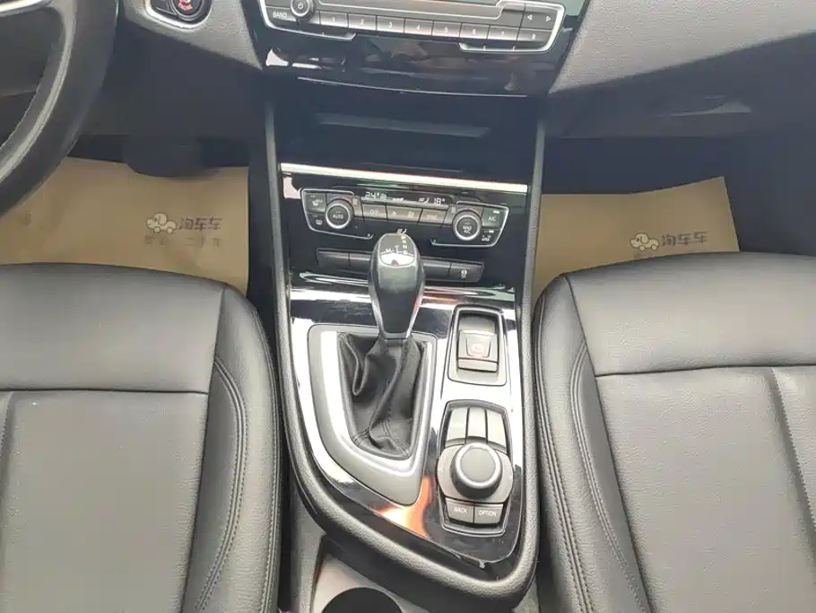 BMW 2 Series Touring 2019 2018 218i Luxury Line