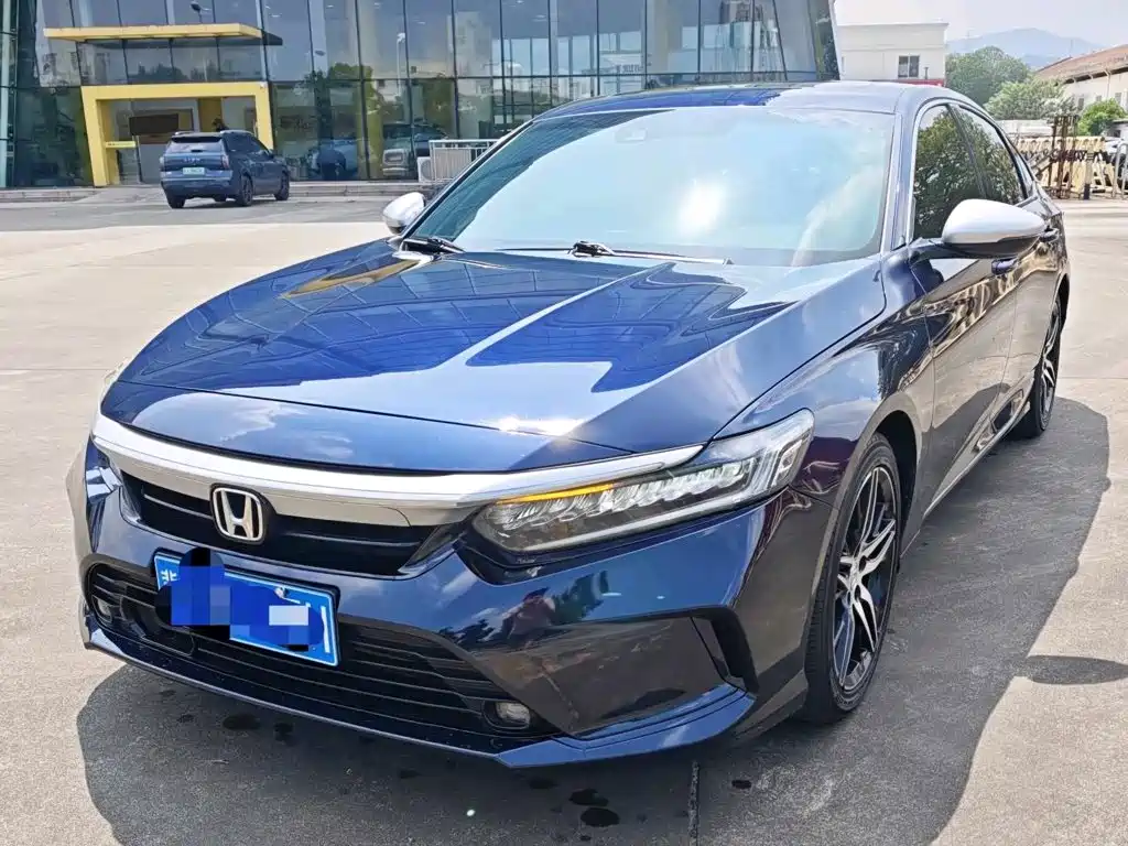 Фото 1 - Honda Inspire