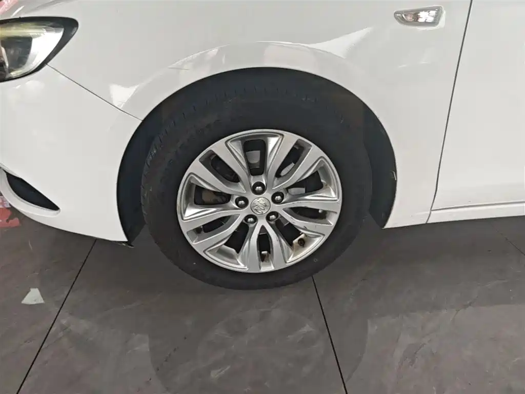 Buick Excelle 2018 15T Dual Clutch Elite (China V) фото 23