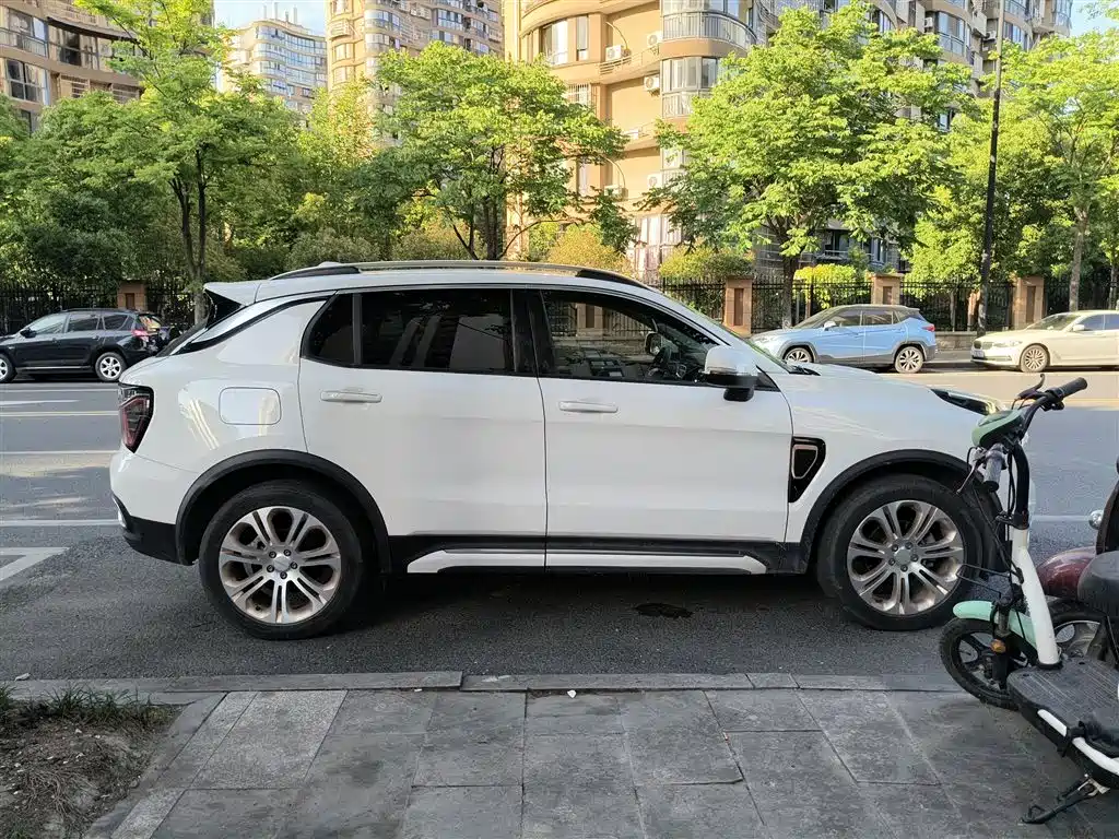 Lynk & Co 01 2019 2.0T 2WD Type Pro Version China V фото 6