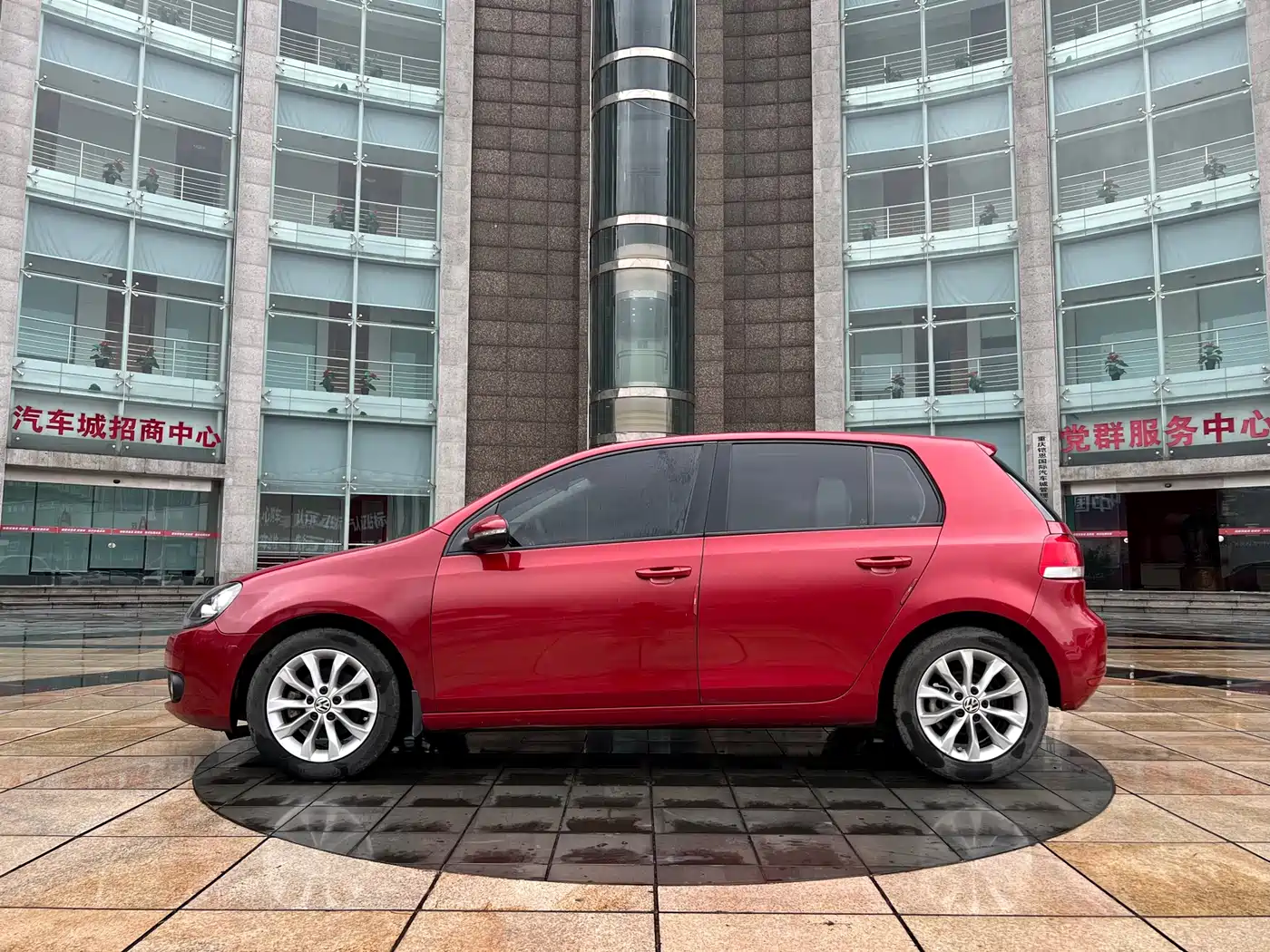 Volkswagen Golf 2012 1.6 Automatic Comfort Type фото 3