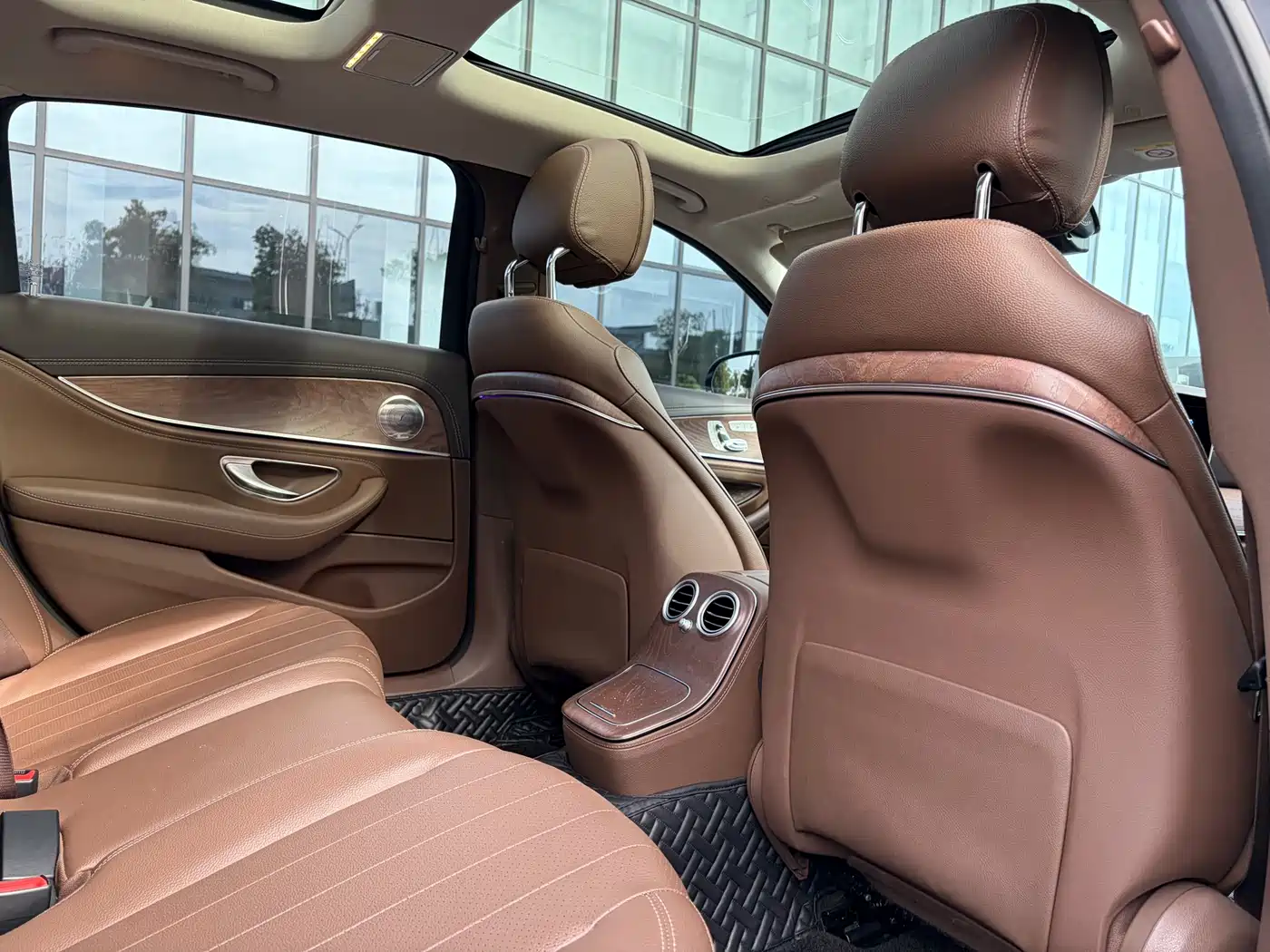 Mercedes-Benz E-Class 2021 E 300 L Fashion фото 13