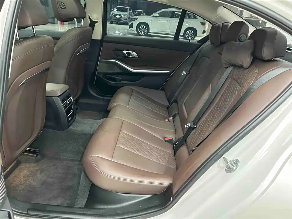 BMW 3 Series 2023 320Li M Sport Package фото 14