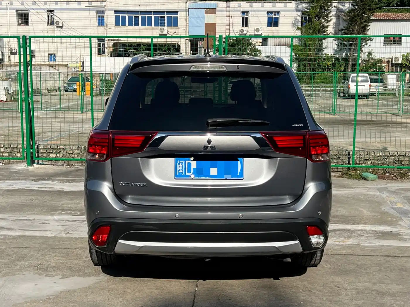 Mitsubishi Outlander (Import) 2016 2.4L 4WD Elite 7-seater фото 5