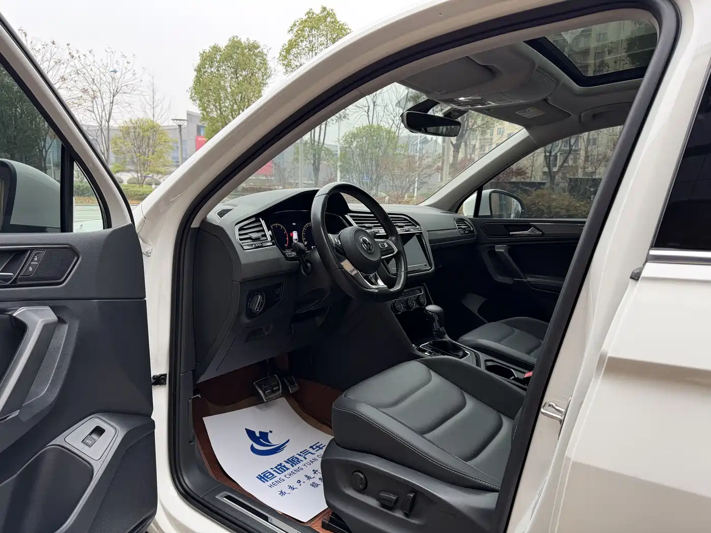 Volkswagen Tiguan L 2021 330TSI Automatic 2WD R-Line Flagship фото 9