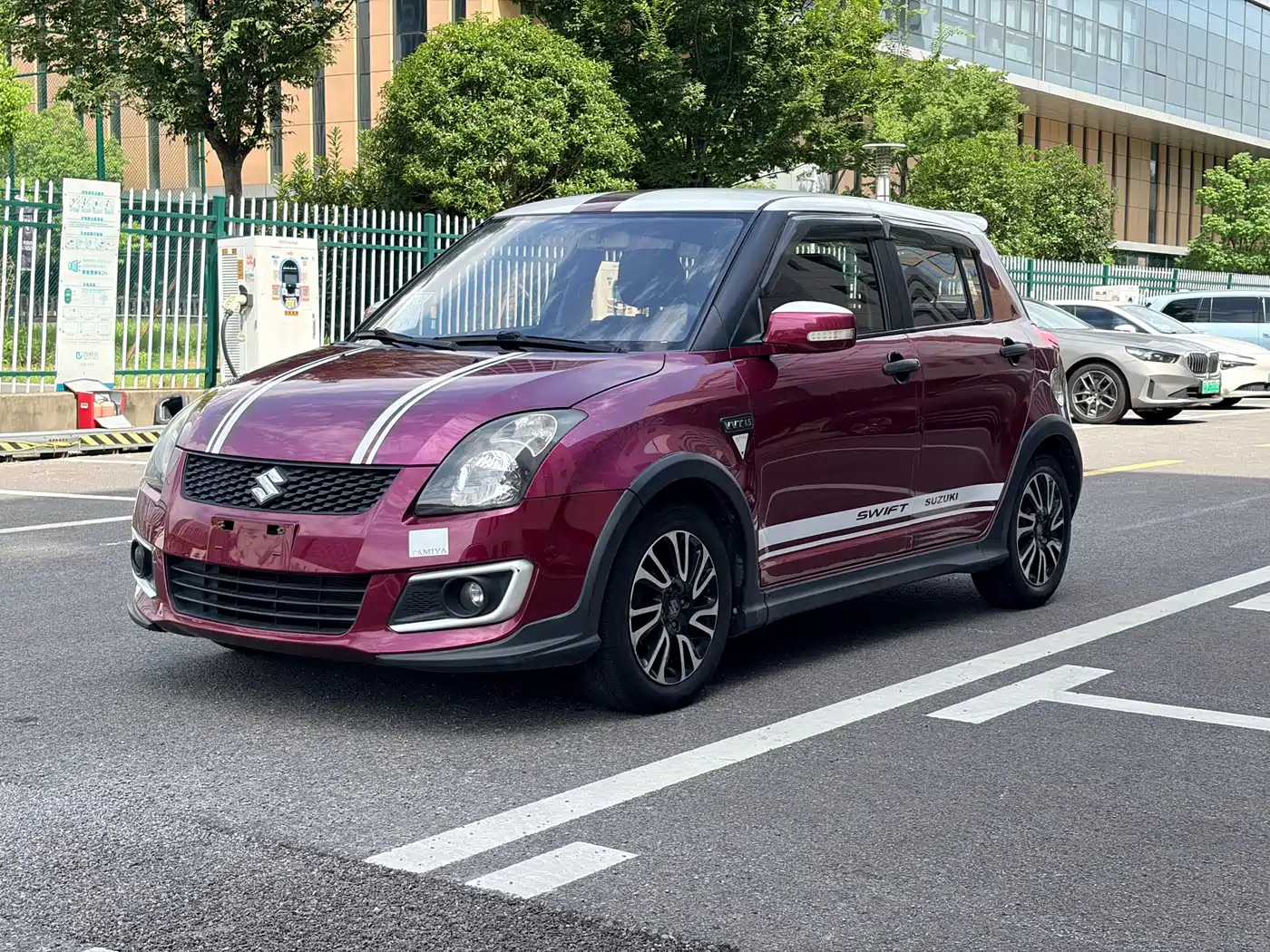 Фото 1 - Suzuki Swift