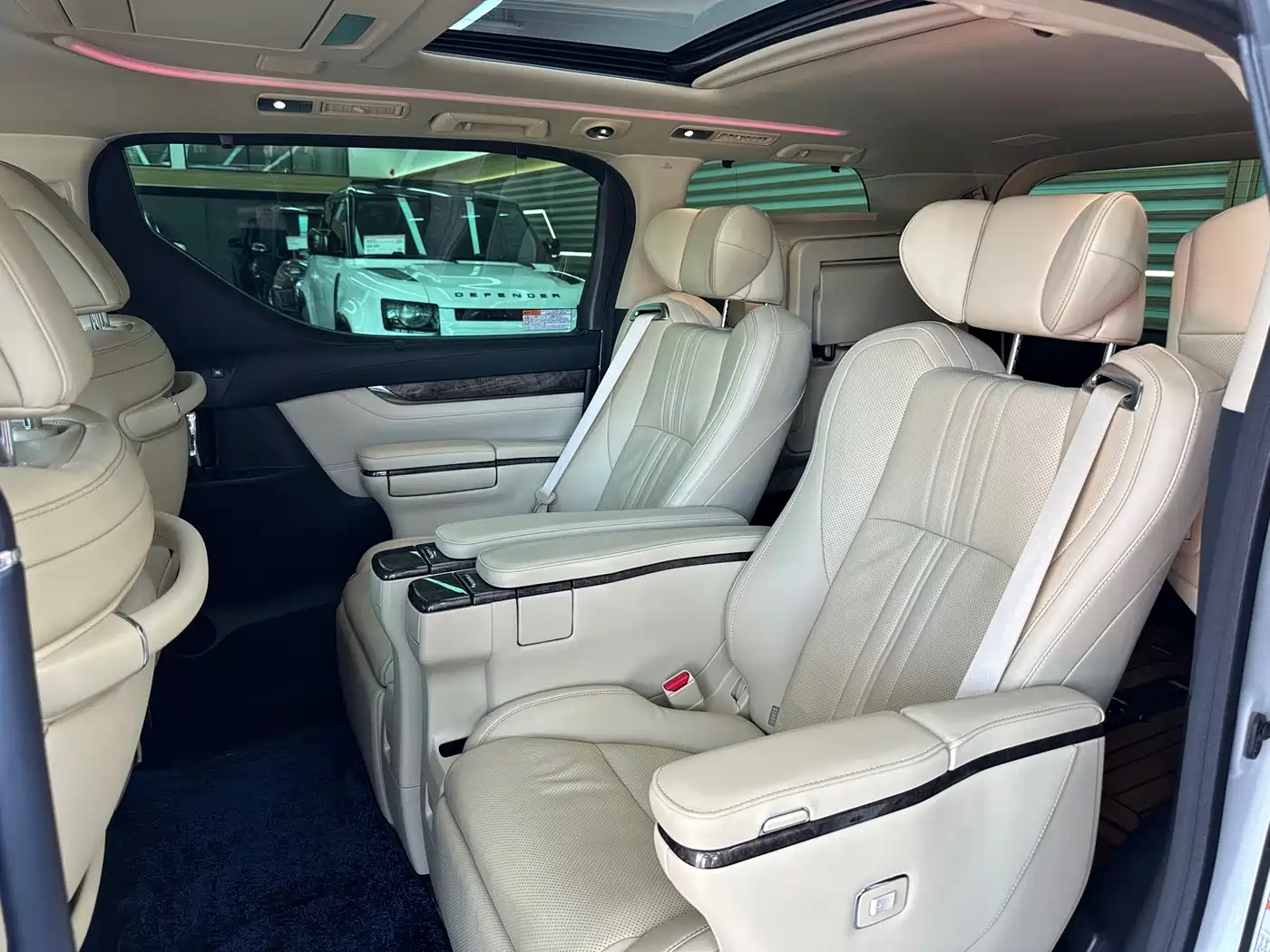 Toyota Vellfire 2021 Crown Hybrid 2.5L HV Premium Edition фото 14