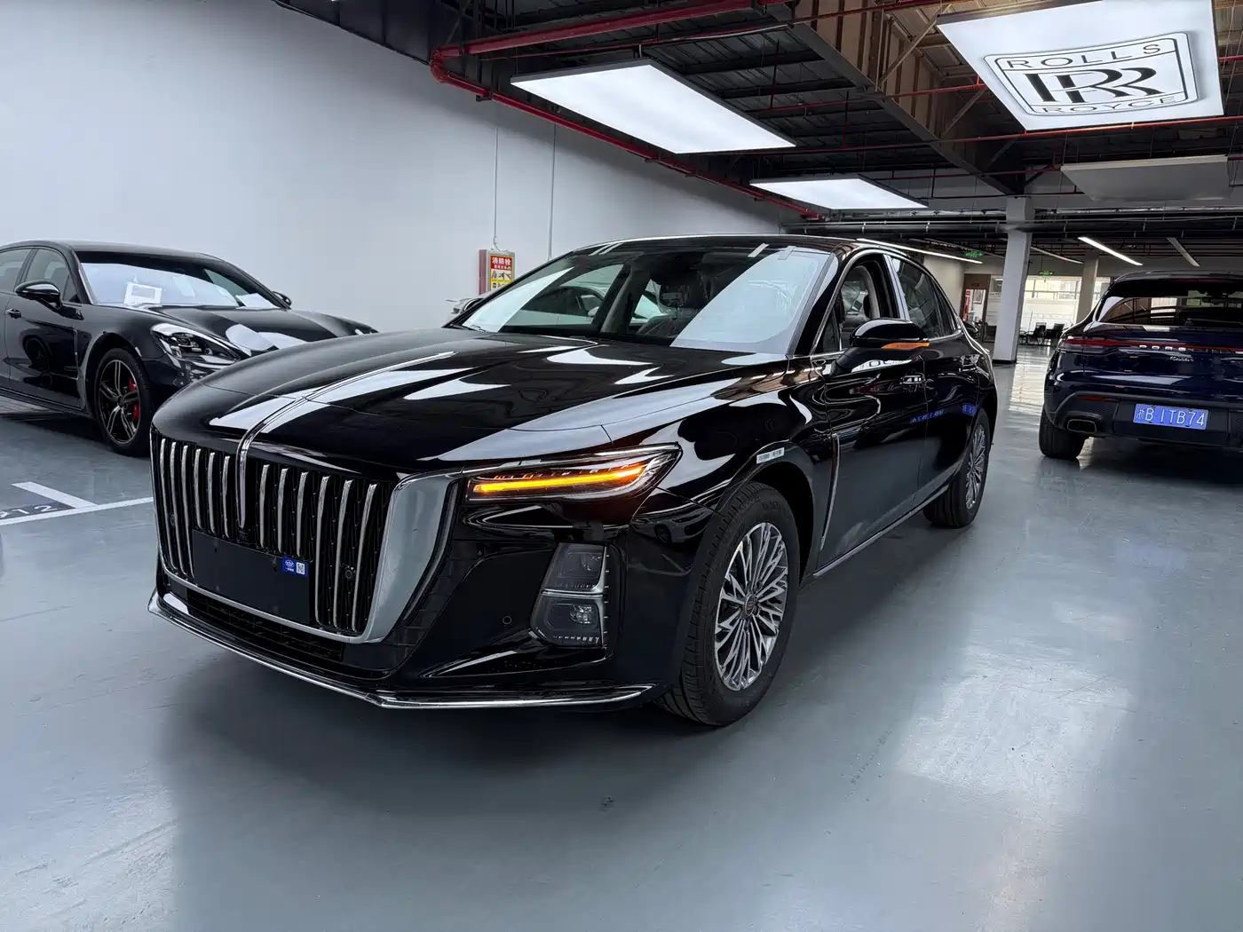 Hongqi H5 2025 1.5T DCT Flag Rhythm 500,000 Units Memorial Edition
