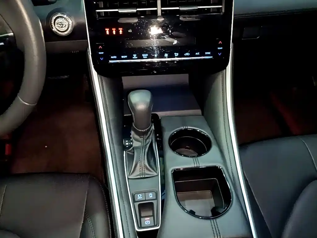 Toyota Avalon 2023 2.0L Premium Selection фото 14