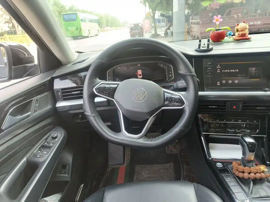 Фото 11 - Volkswagen Passat