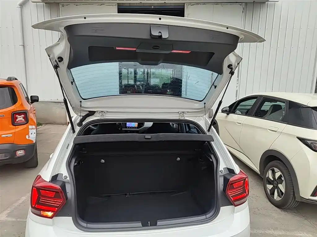 Volkswagen Polo 2023 Facelift Plus 1.5L Auto Joyful Living Edition фото 19