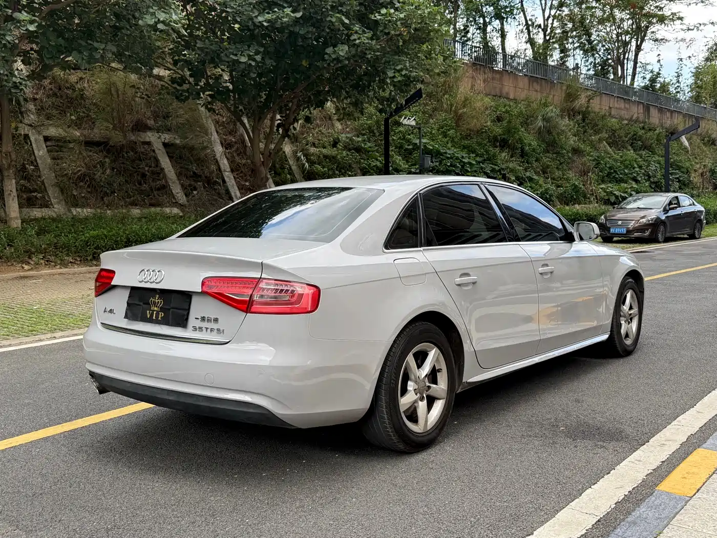 Audi A4L 2016 35 TFSI Automatic Standard фото 6