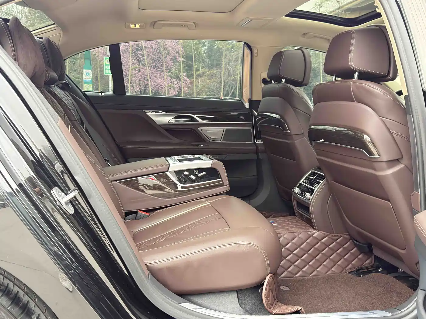 BMW 7 Series 2021 Model 730Li Luxury Package фото 8