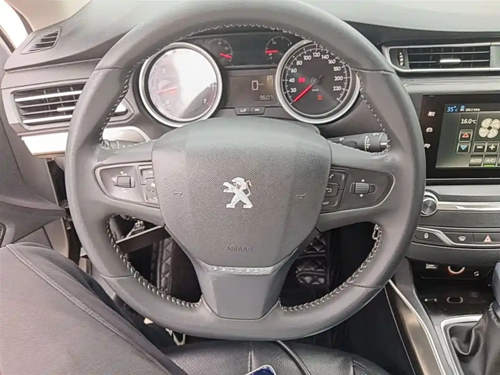 Peugeot 408 2014 1.8L Automatic Luxury Edition фото 11