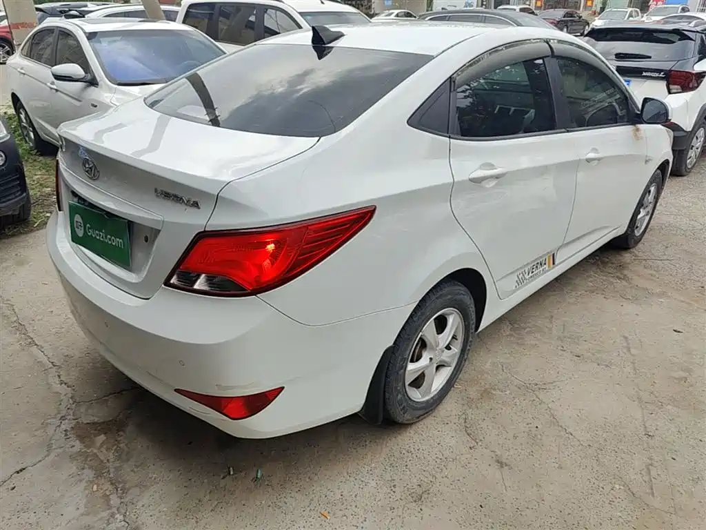 Hyundai Verna 2016 1.4L Automatic Smart GLS фото 7