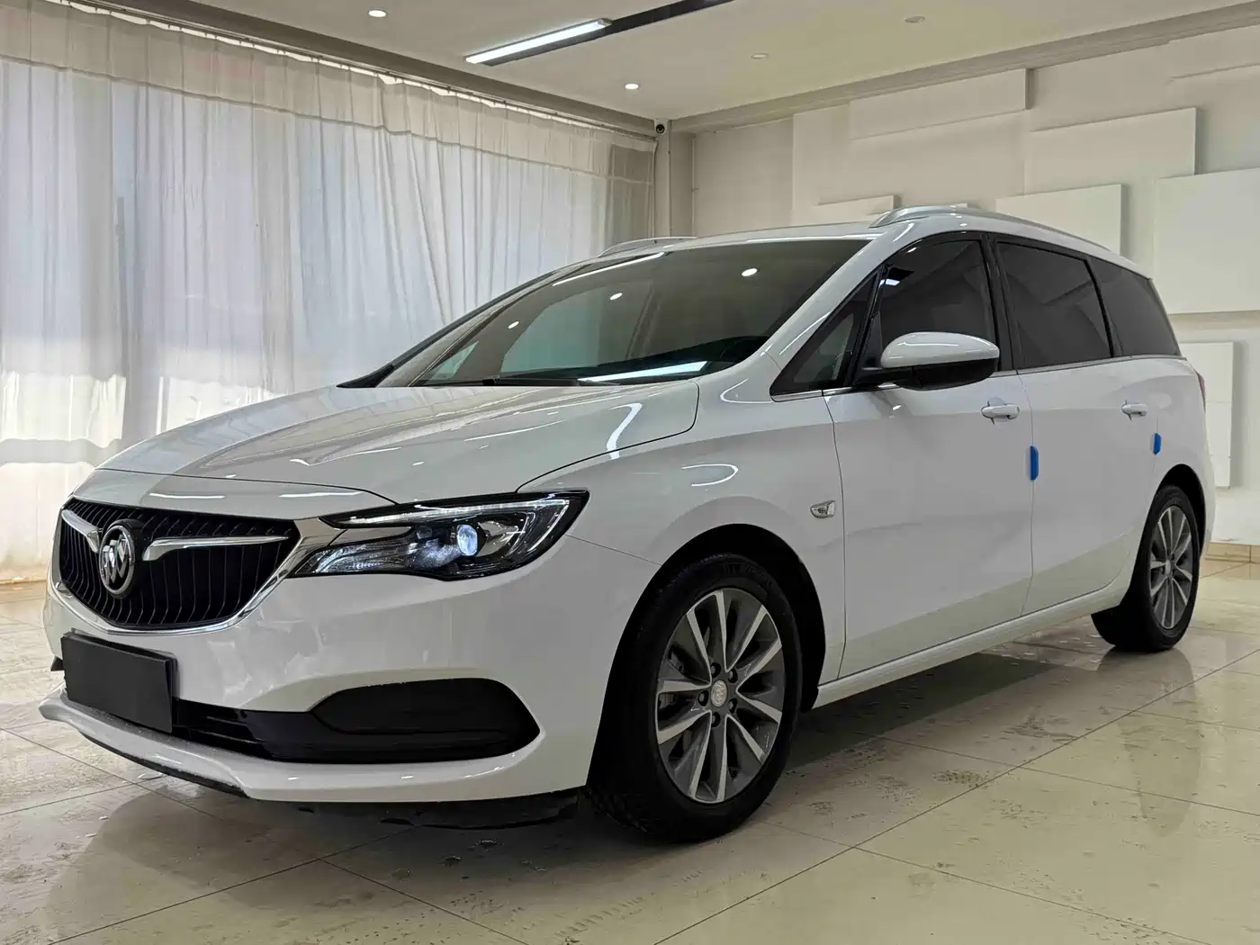 BUICK GL6