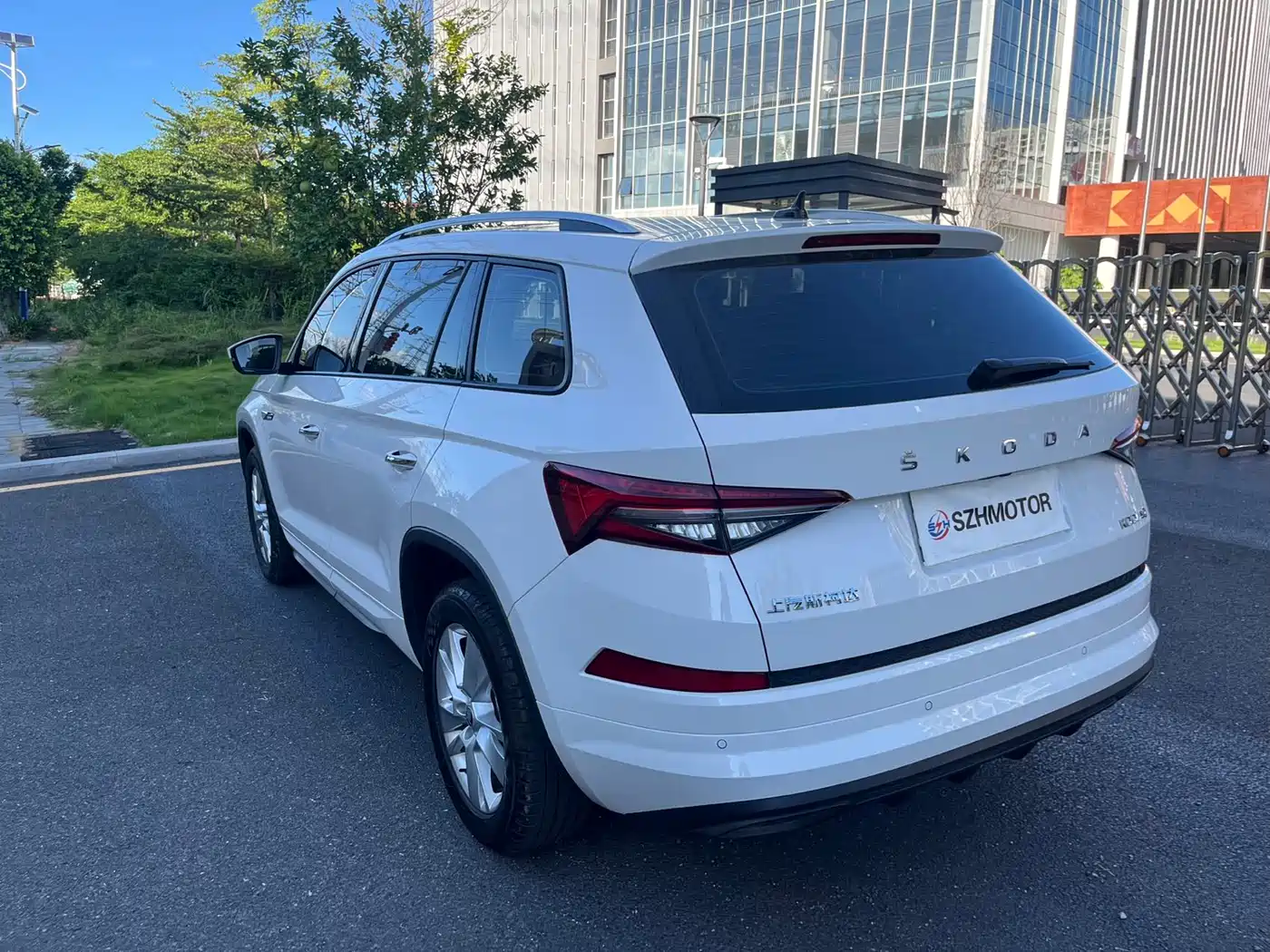 Škoda Kodiaq 2024 TSI330 5-Seat Front-Wheel Drive Power Edition фото 9